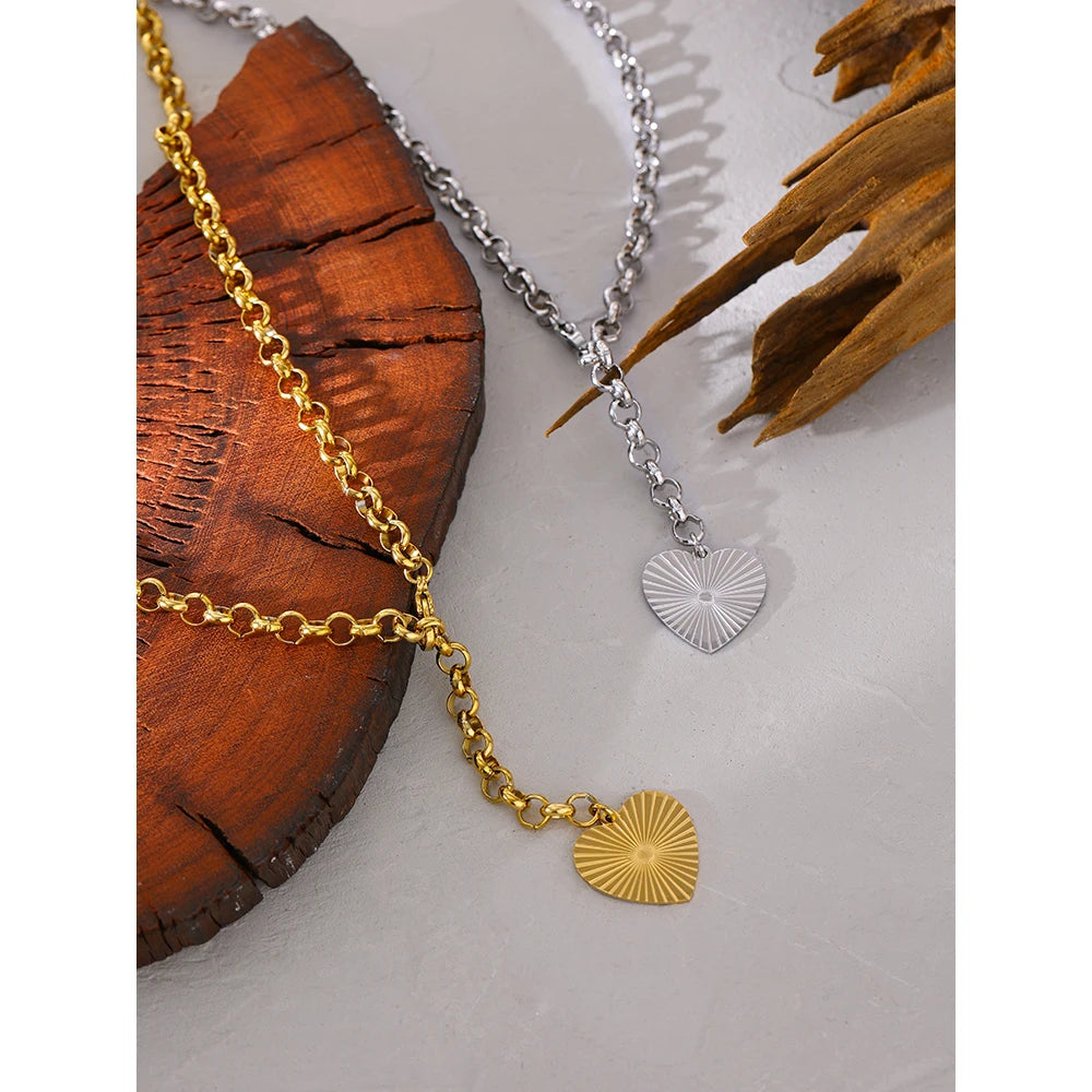 Jolie Pendant Necklace